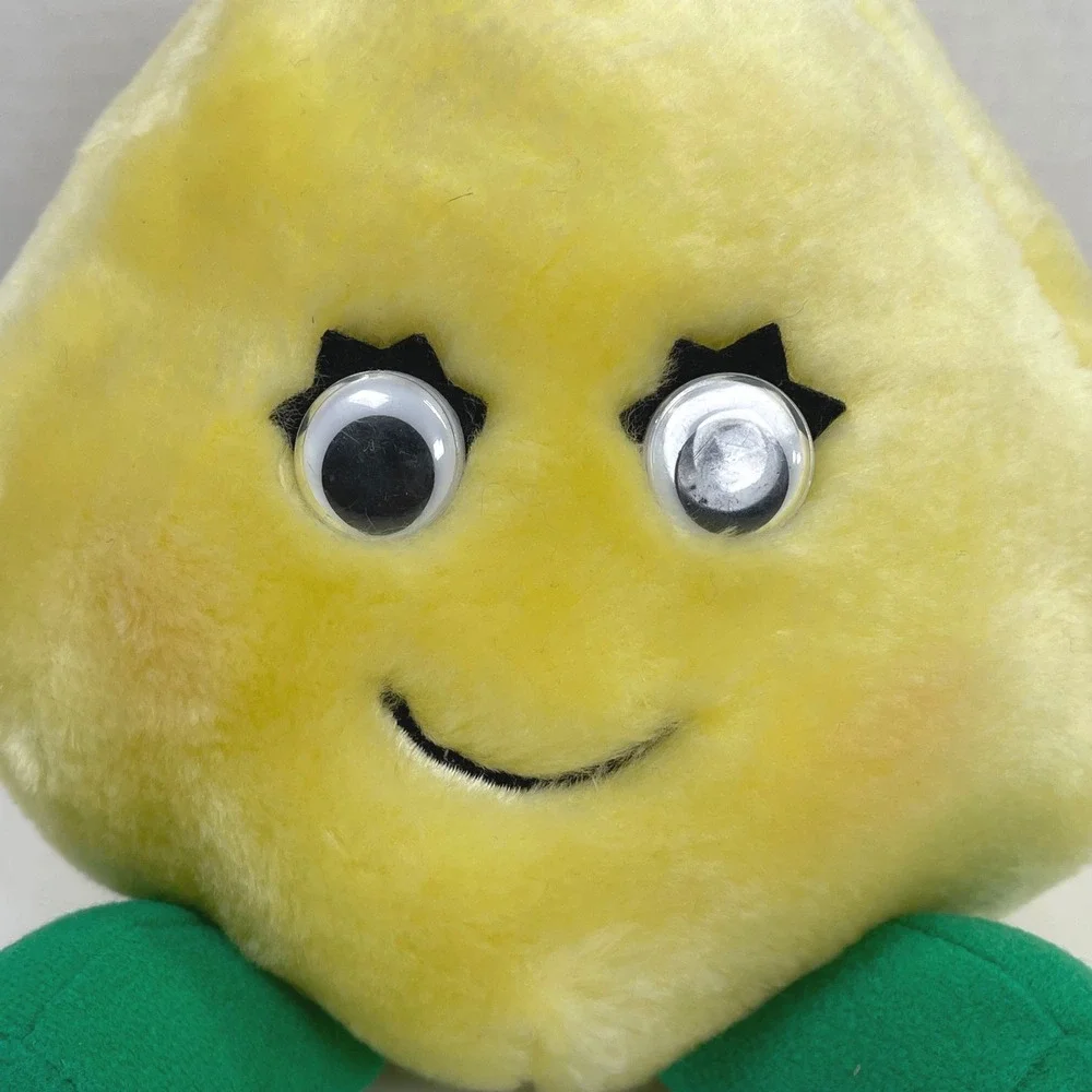 Del Monte Precious Pear Country Yumkin 1990 Yellow Vintage Plush Googly Eyes
